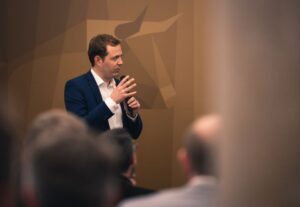 kevin-windisch-bei-der-buchpraesentation